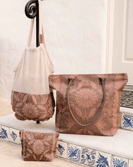 Nippon Daisy Zipper Pouch